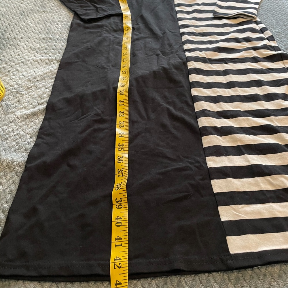 BRAND New! Girls Size 11/12 half black half stripe - Picture 2 of 4